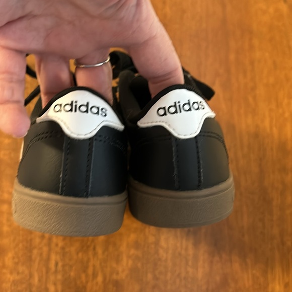 Adidas Black Synthetic Leather Youth Sneaker Size 2 - Picture 6 of 7